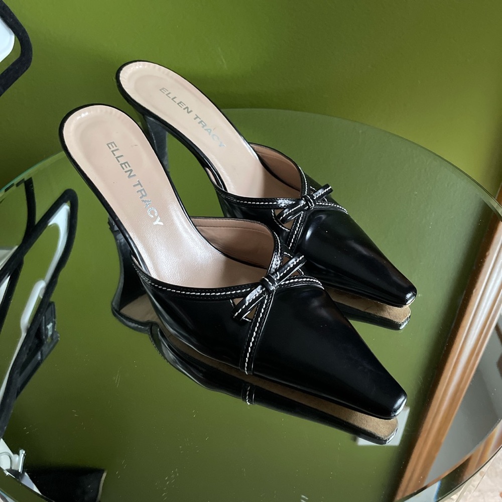 Ellen Tracy kitten heels